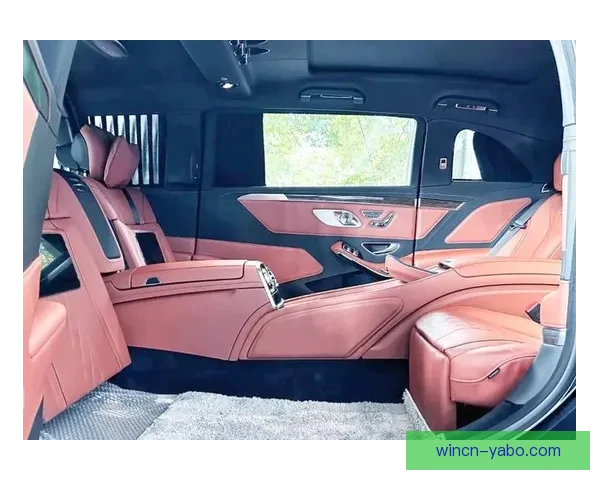 詹姆斯定制迈巴赫S680惊艳亮相 专属细节展现极致豪华与个性