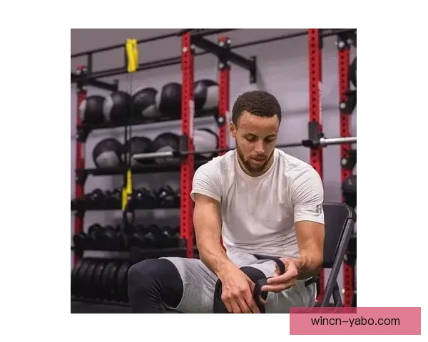 勇士迎利好库里训练强度提升接近合练回归穆迪恢复顺利下周复查在即